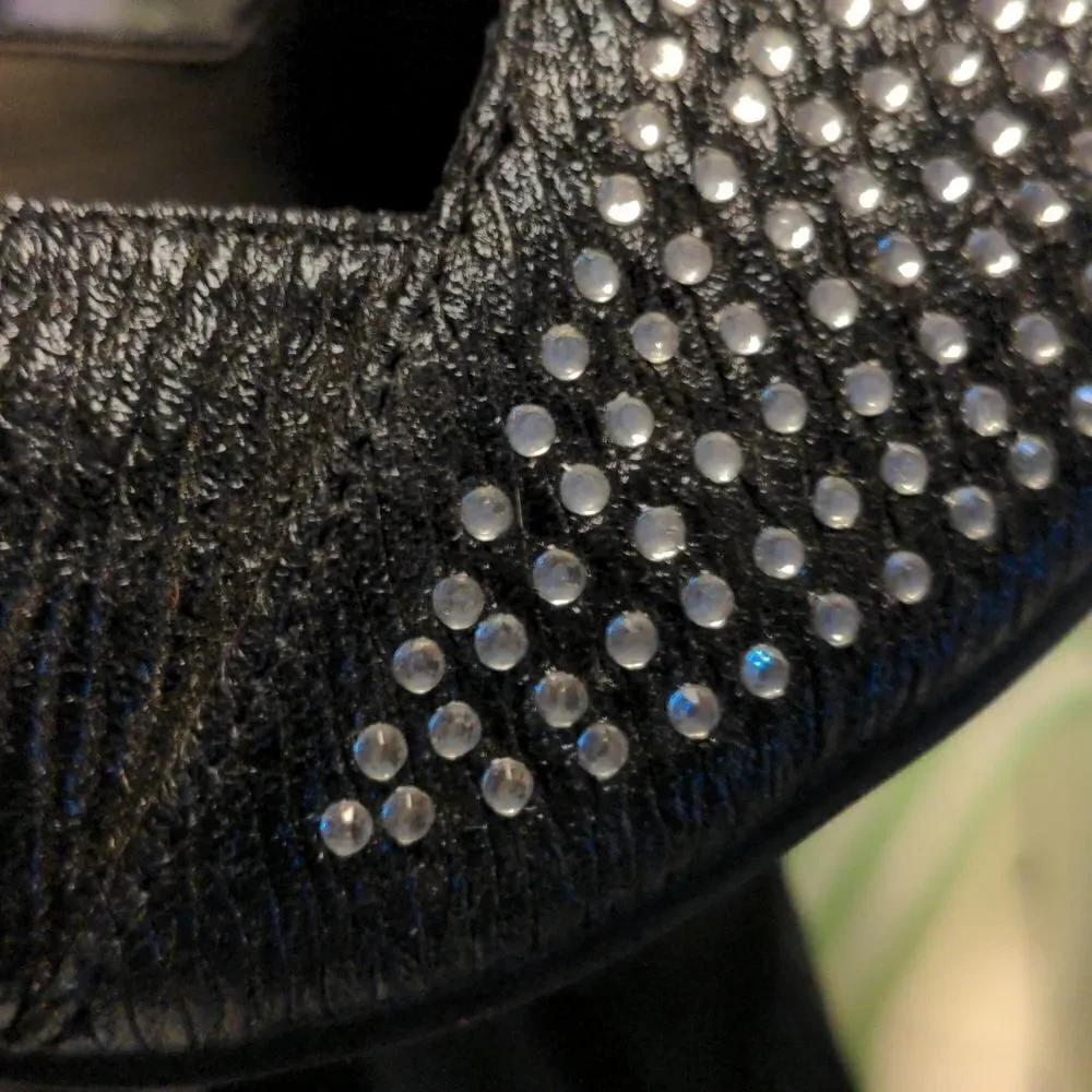 Floral black faux leather heeled sandals with rhinestone details‎ size 8.5 Wide